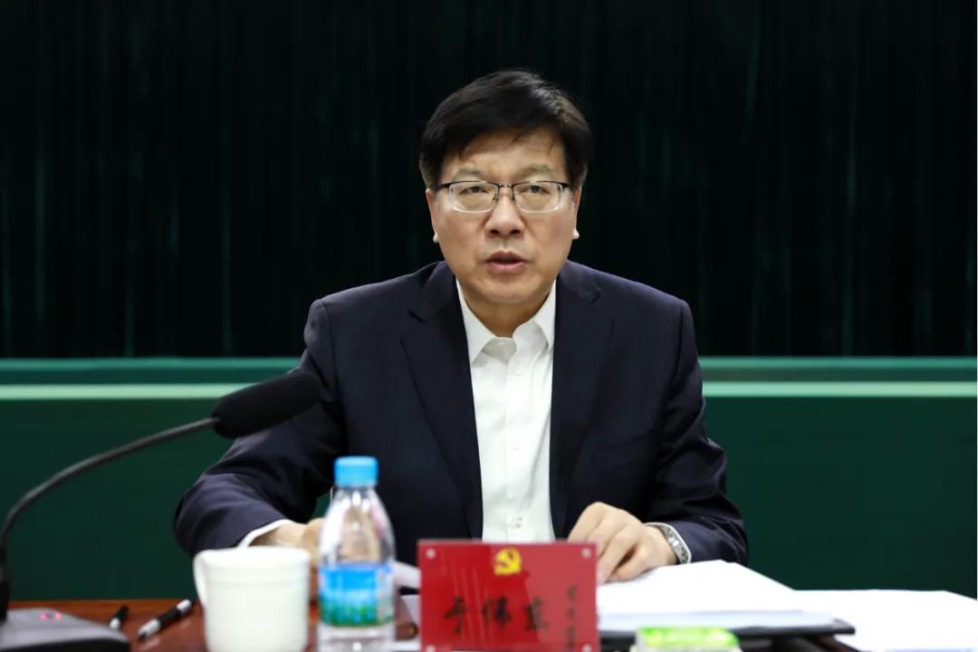 「重大会议」于伟东主持召开旗第十五届委员会第十九次常委会(扩大)