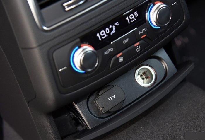 哈弗h6点烟器在哪里