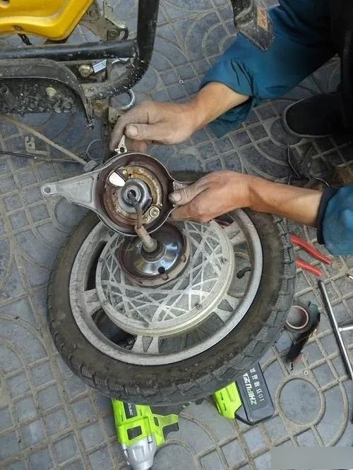 电动车鼓刹刹车异响的解决方法有多种.