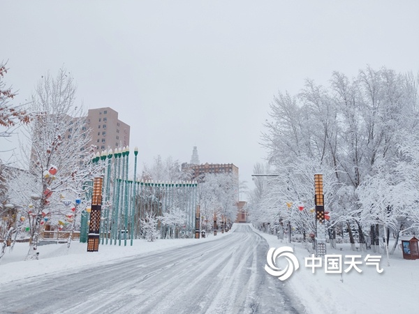 富蕴县迎来降雪天气