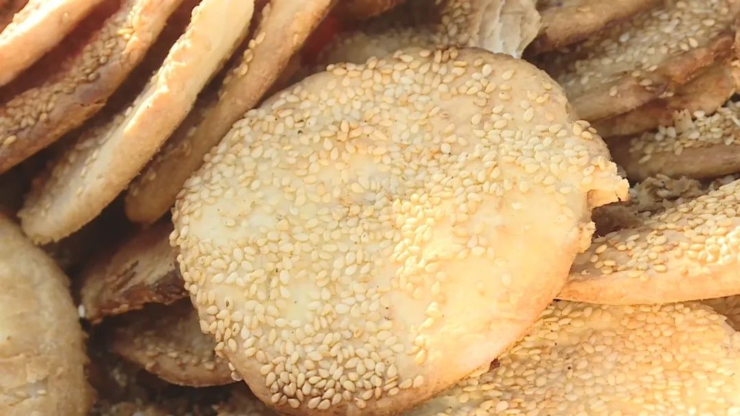「易县美食」良岗缸炉烧饼:"奈何八挂炉中烧,纵到唇边更放香"
