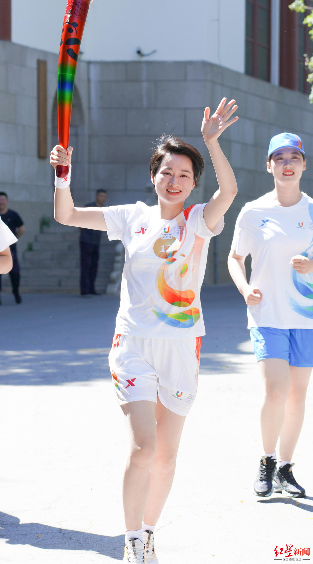 我是大运火炬手丨跆拳道奥运冠军吴静钰:将把"蓉火"捐给博物馆,让更多