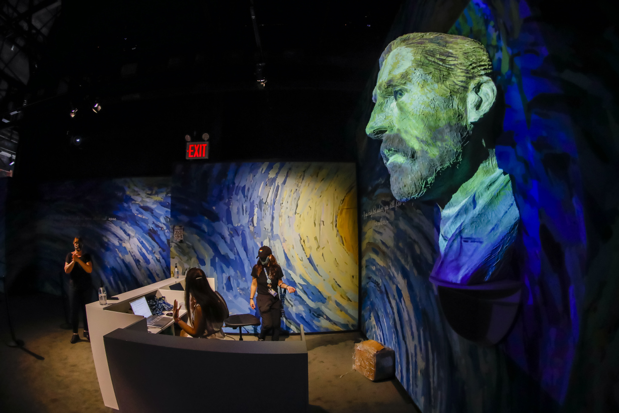 (5)梵高沉浸式画展亮相亚特兰大