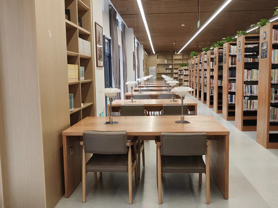 新开张的福建省图书馆,像个舒服的大书店!也可以免费借书了!