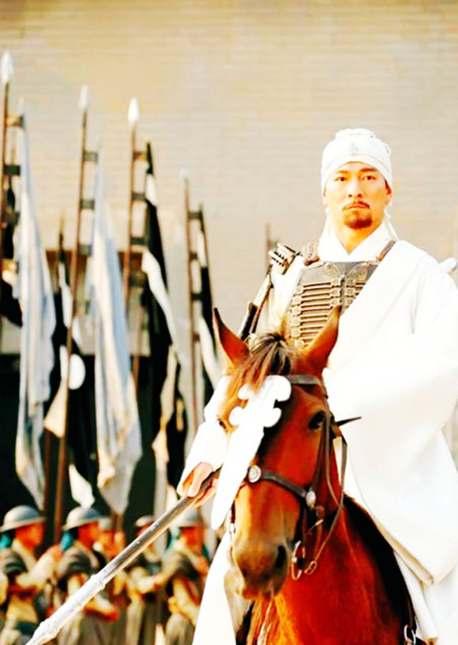 当时,刘德华在电影《三国之见龙卸甲》中饰演赵子龙一角.