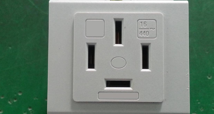 四孔插座怎么接线