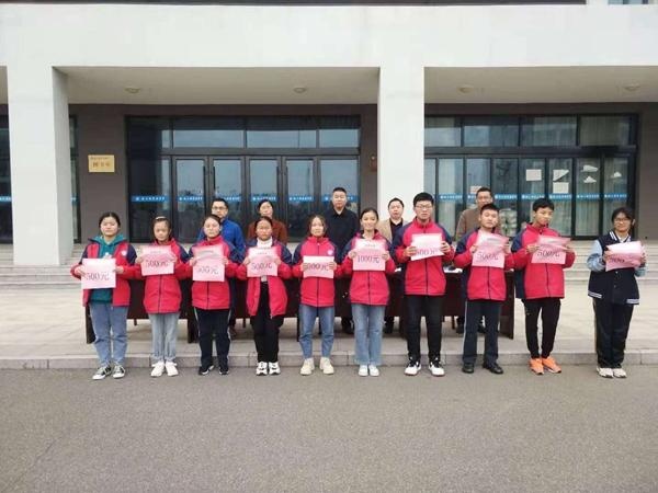 涟水县高沟中学初二级部召开期中考试总结暨家长会