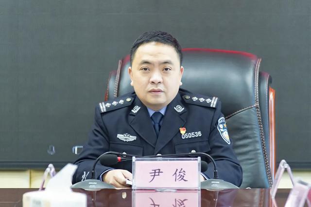 「欢聚一堂·共话新春」新宁县公安局召开退休干部党支部春节座谈会