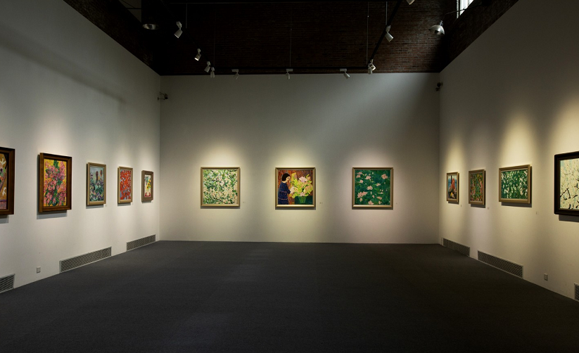 白雪:歌手变画家,在京798艺术区举办个人画展吸引圈内众星捧场