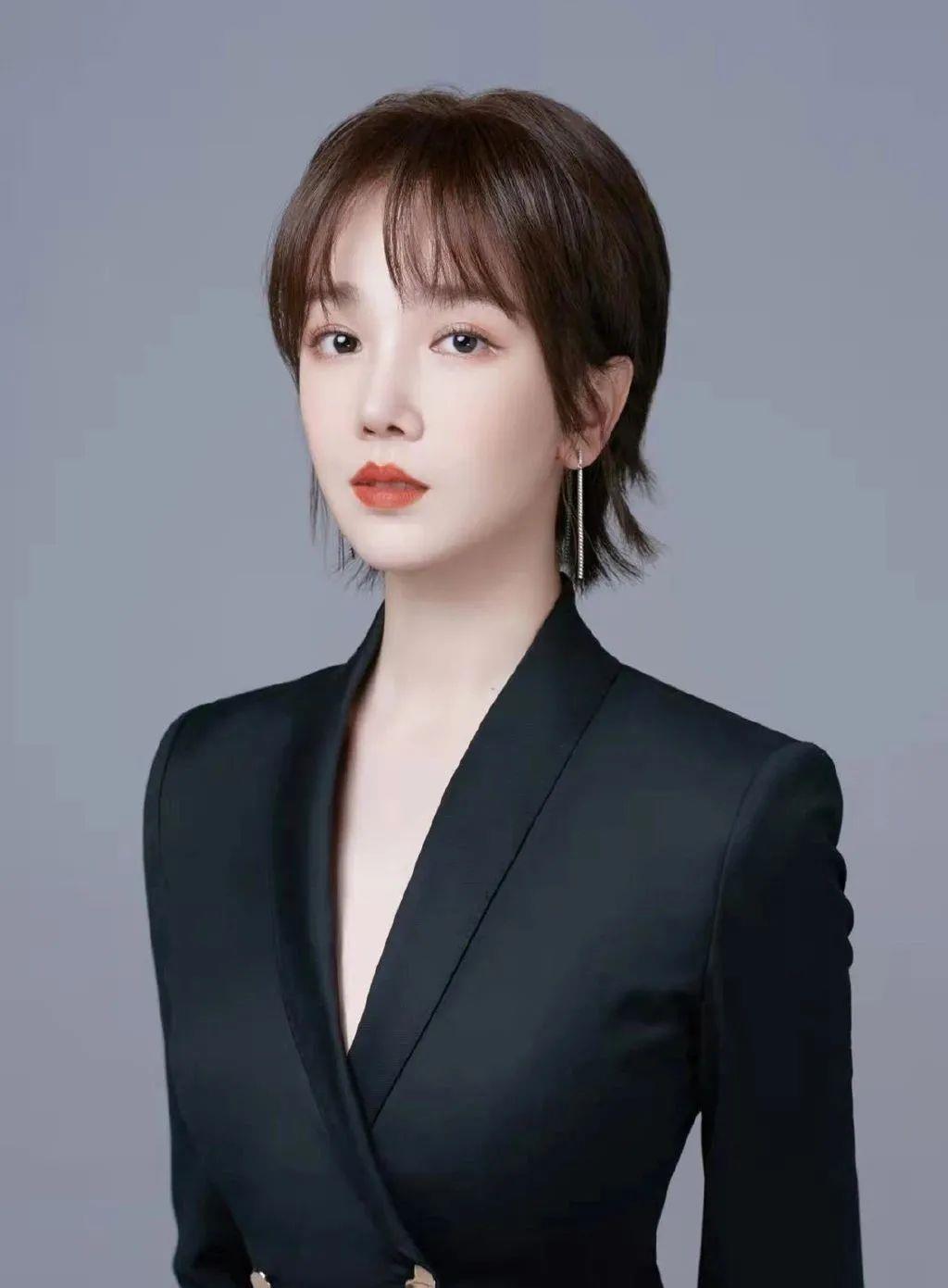 陈小纭分手后,惊艳造型引爆热议!