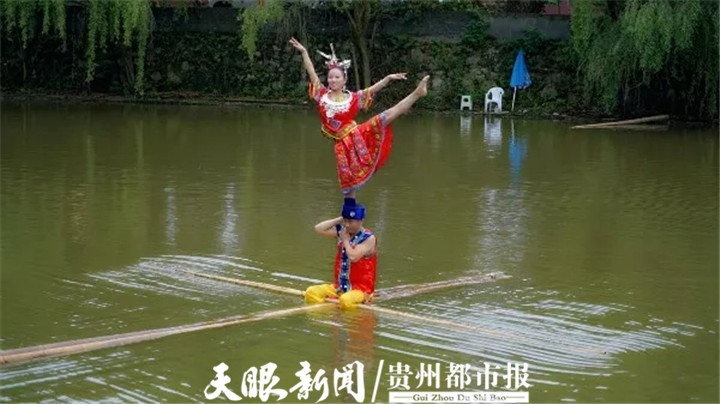 「非遗打卡」传承千年的独竹漂 24岁的杨柳"漂"火到国外