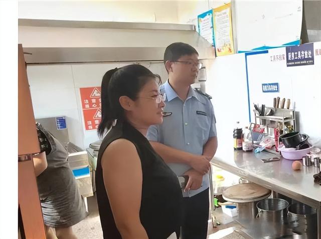 沂水院东头市场监管所开展暑期餐饮服务单位食品安全风险隐患排查