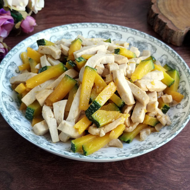南瓜炒豆腐,简单方便,快手家常菜