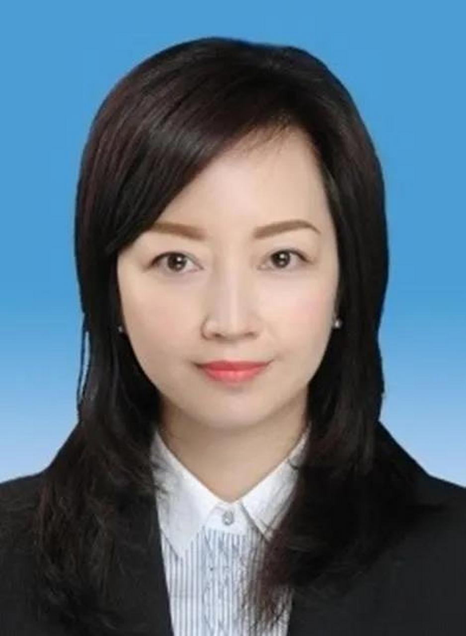 以下这些落马女官员的身后都有男人的影子,如果做个统计会发现,腐败男
