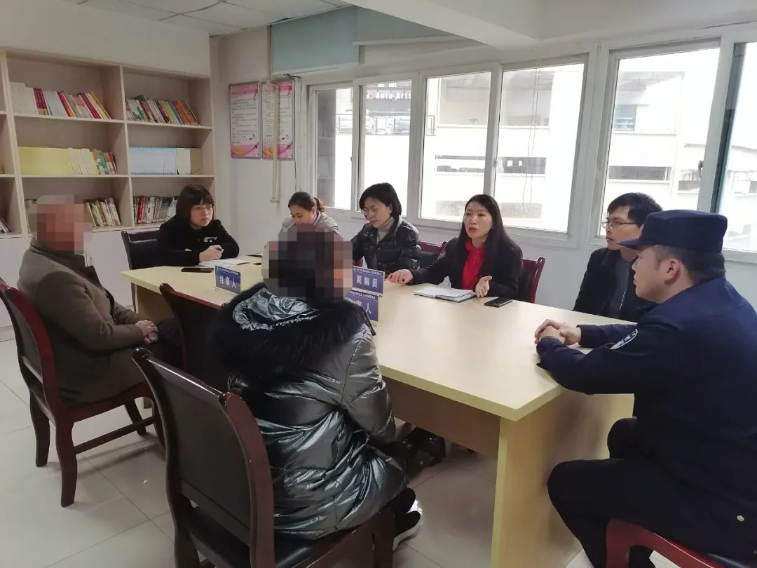 涪陵黔靖街社区妇联执委积极履职成功调解一起家暴案件