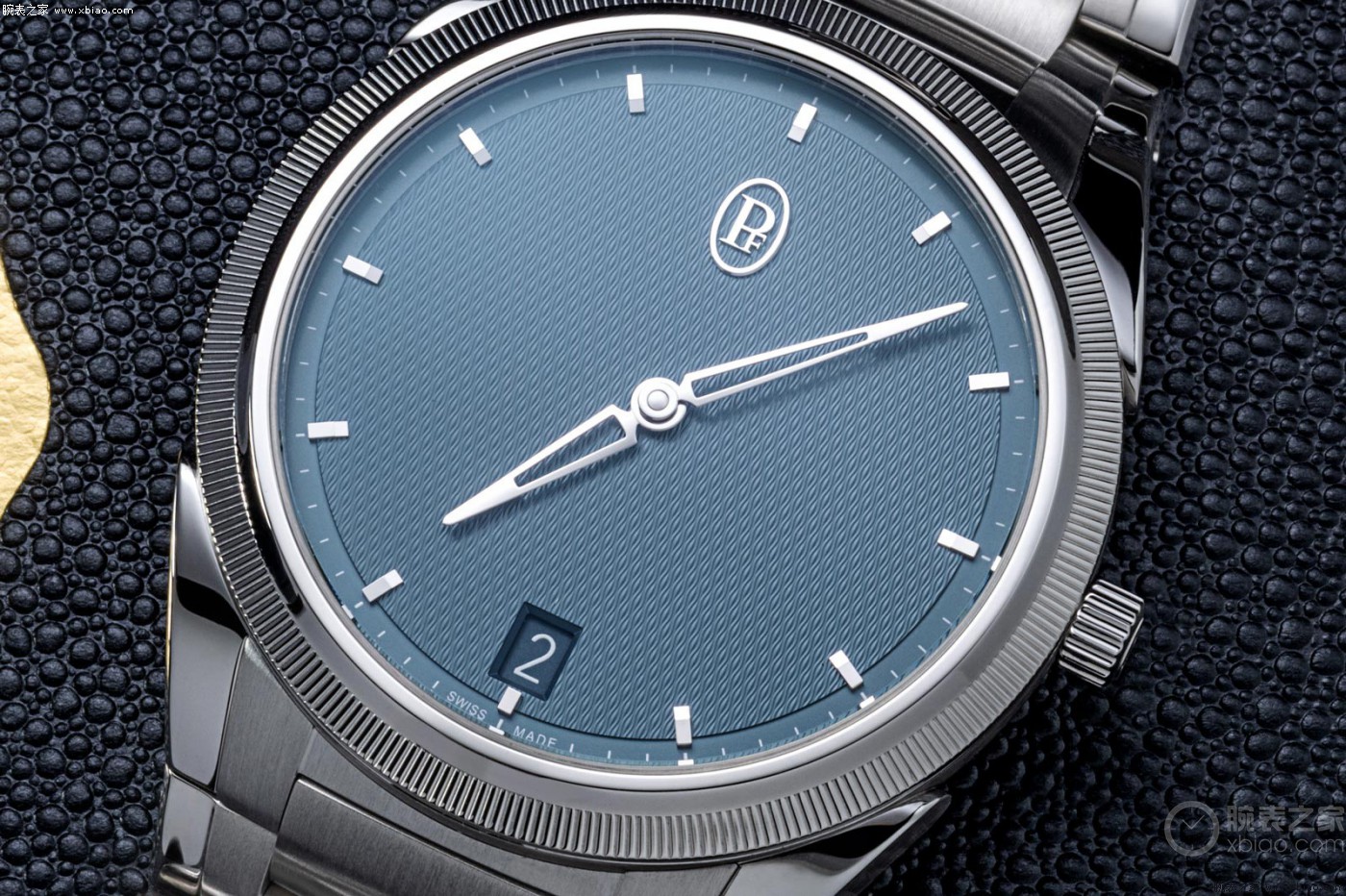 帕玛强尼推出tonda pf微型摆陀精钢腕表太平洋蓝shh版