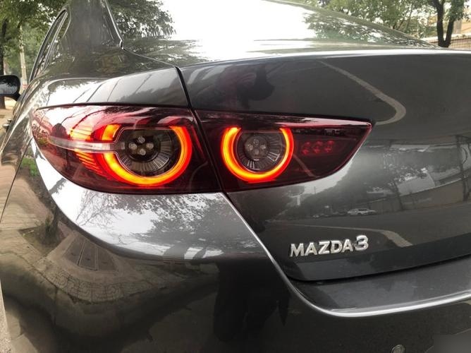 马自达3昂克赛拉2020款大灯调节