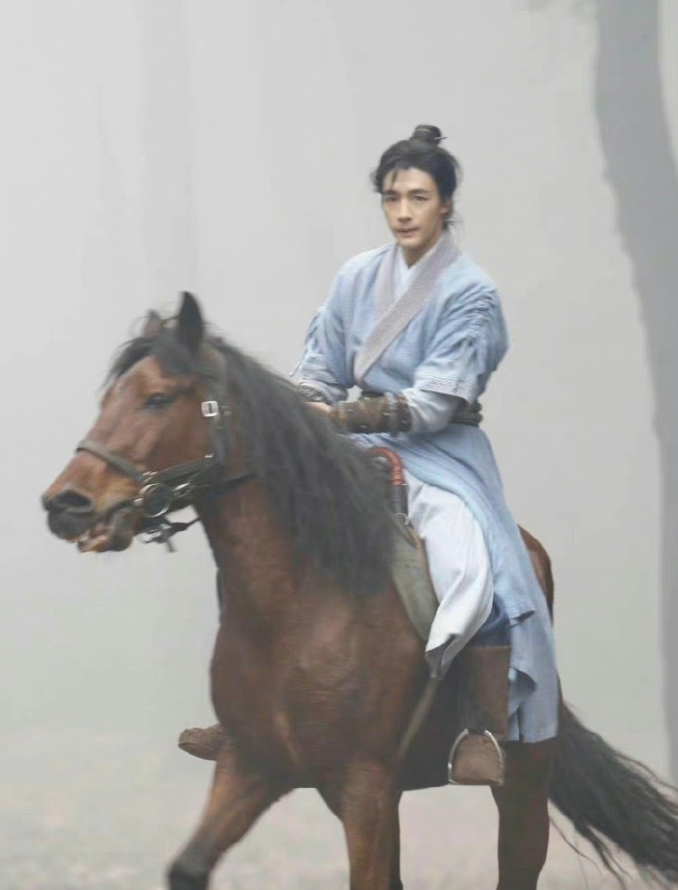 新版射雕郭靖黄蓉造型曝光,男主角似金城武,女主角像陈都灵