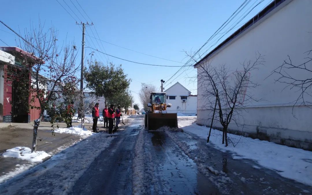 滨州邹平市九户镇:走访慰问暖人心 清扫积雪保畅通