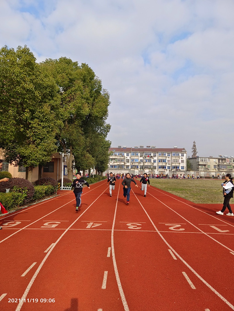 石淙学校顺利召开2021年秋季学生体质健康达标运动会