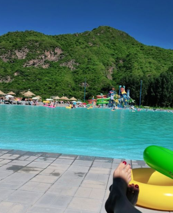 人间花海:不愧被称为最美泳池,整个景色让人意犹未尽