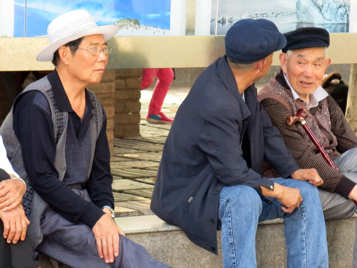 70歲老人坦言:晚年孤獨寂寞時,寧願花錢請保姆,也絕不找老伴兒