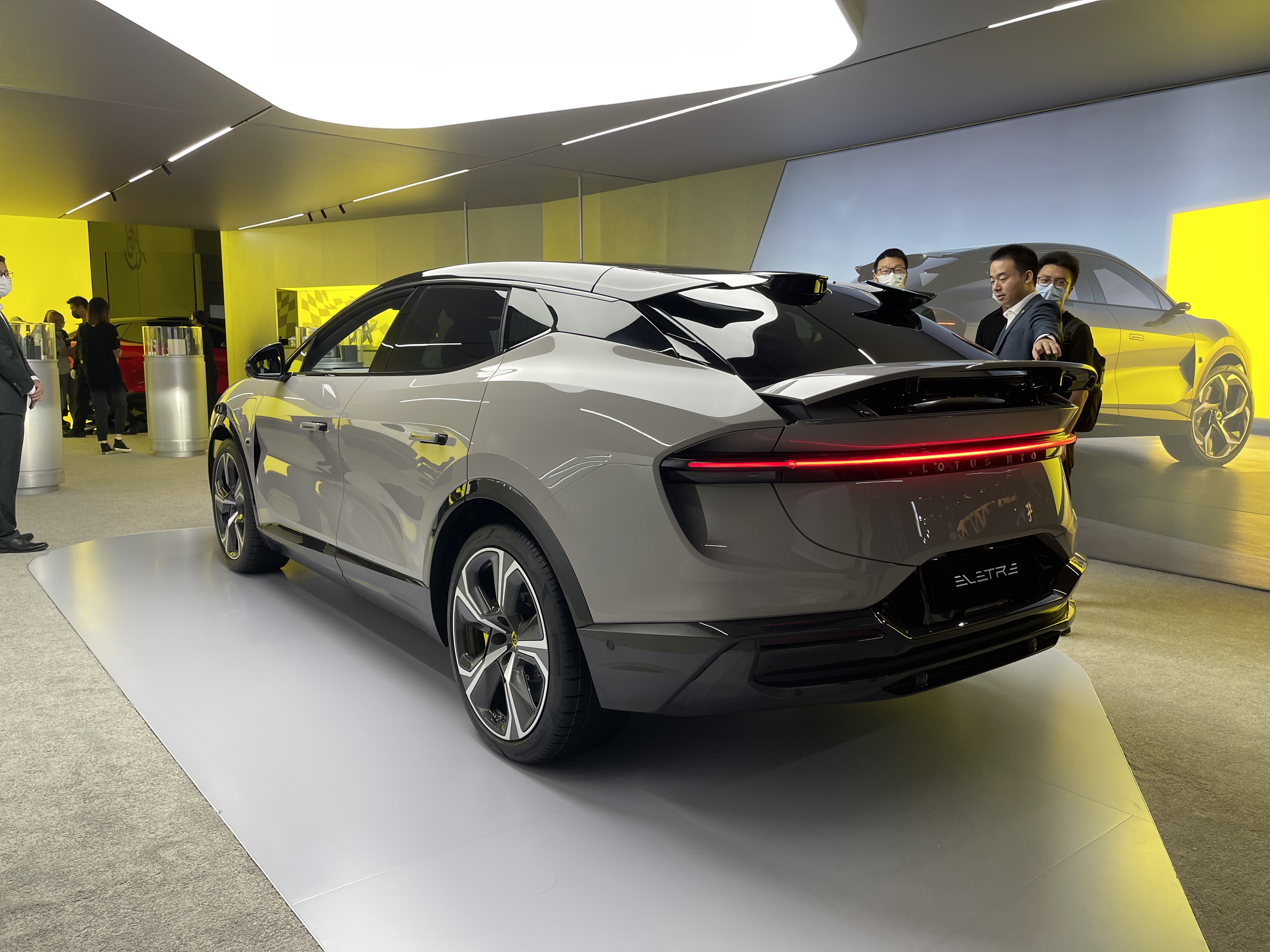 成都车展|路特斯eletre设计师主题亮相,纯电超跑suv