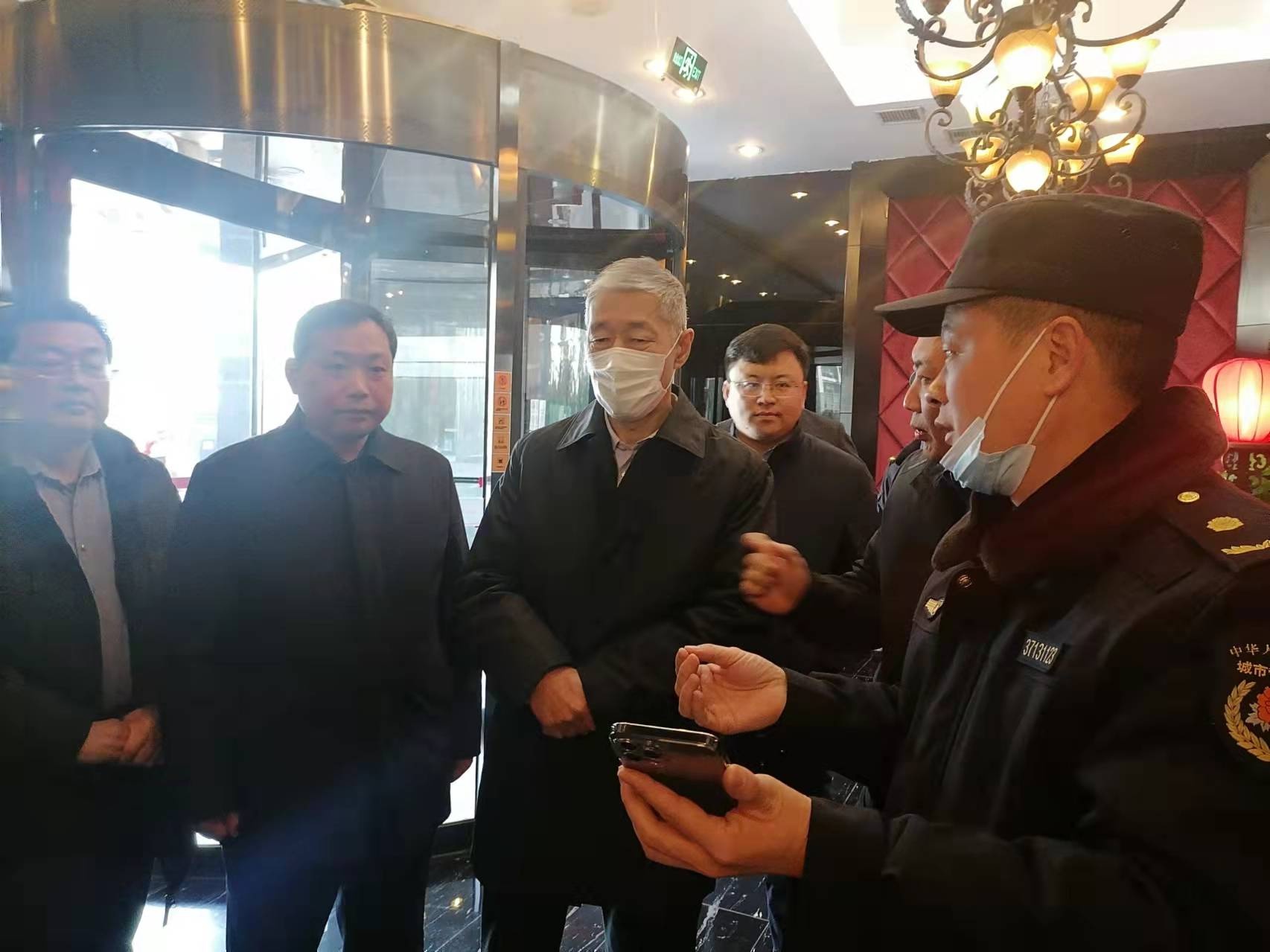 孙钦刚带队调研督导城区大中型餐饮服务单位油烟治理工作