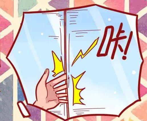 心疼!2岁娃手被夹车门哇哇大哭家长千万小心