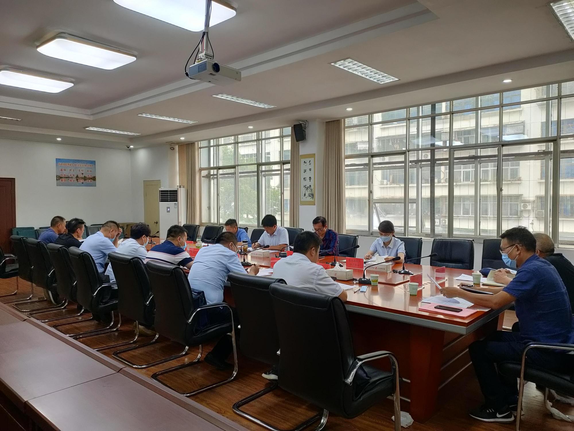 余兴军组织召开区农口相关工作会议