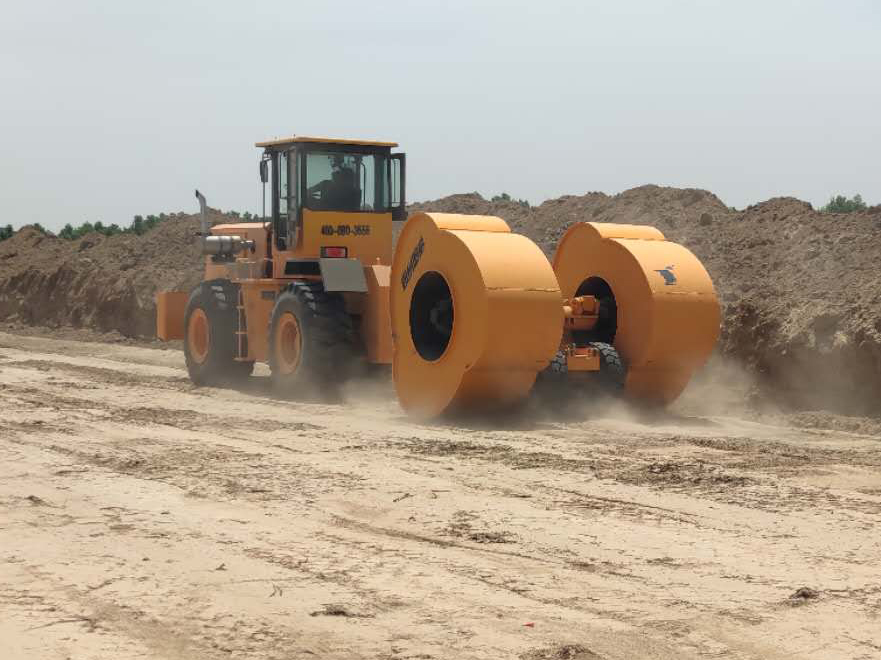 冲击碾压施工中高填方压实为什么要选择yct25冲击压路机?