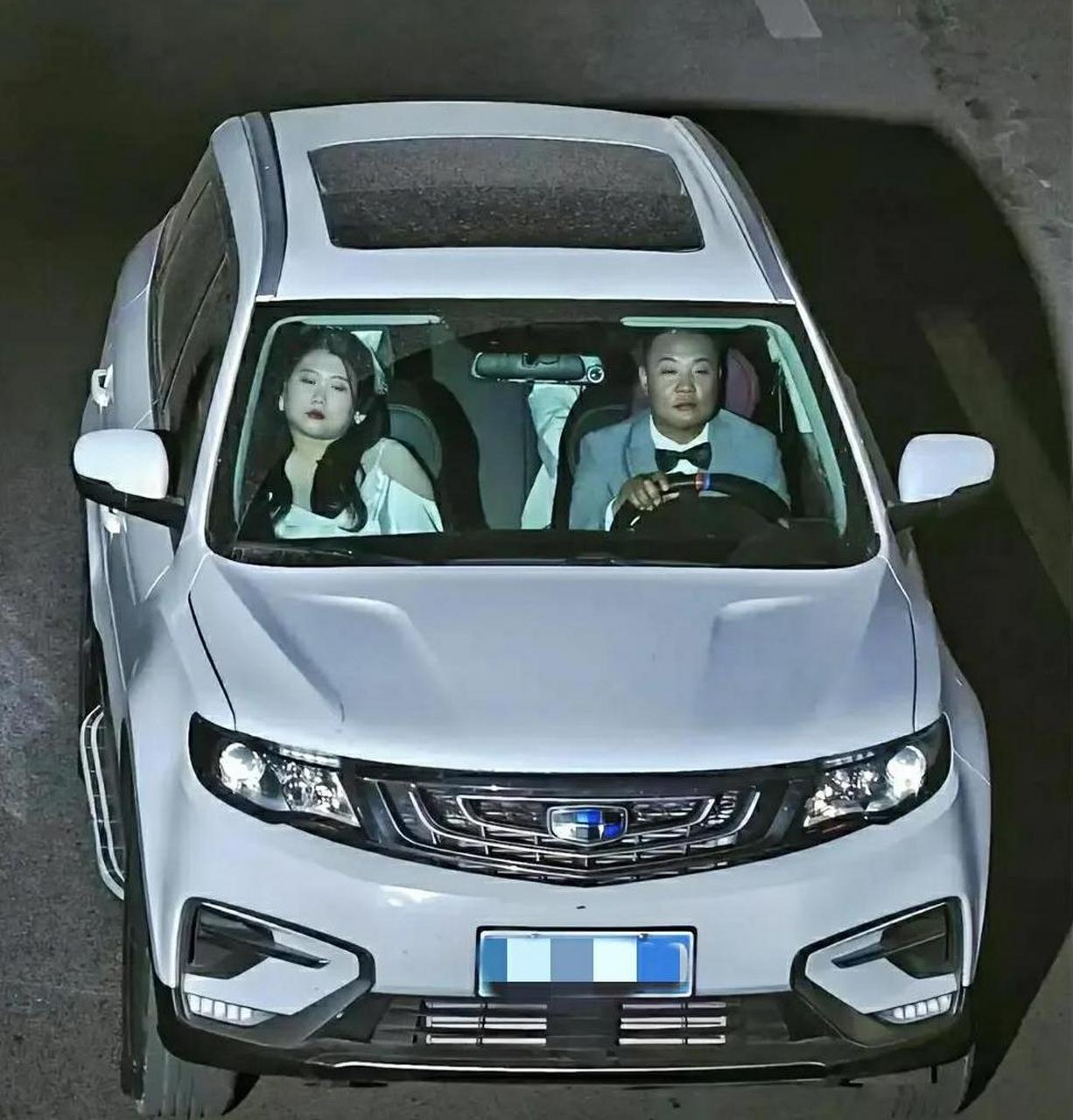 不得不说,花钱买的照片就是不一样,特别的清晰