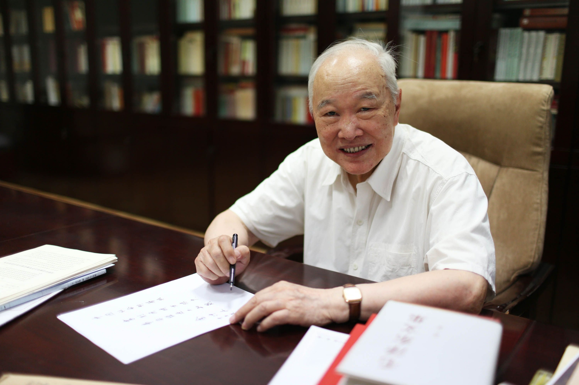 "决定我们民族生死存亡的一百年"——读金冲及《二十世纪中国史纲》