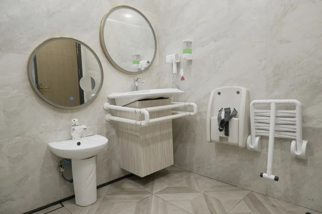 全市完成227座公厕适老化适幼化改造,实现每区均有样板公厕