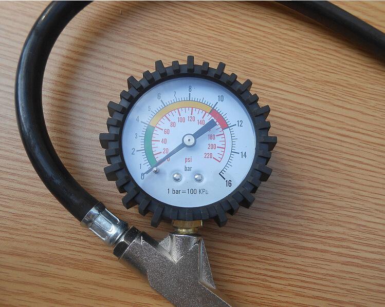 轮胎气压表电子的准还是机械的准