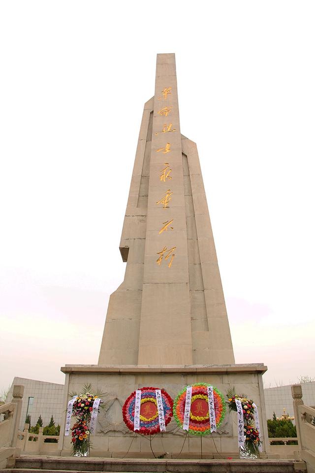 安阳广播电视台举行缅怀革命先烈活动