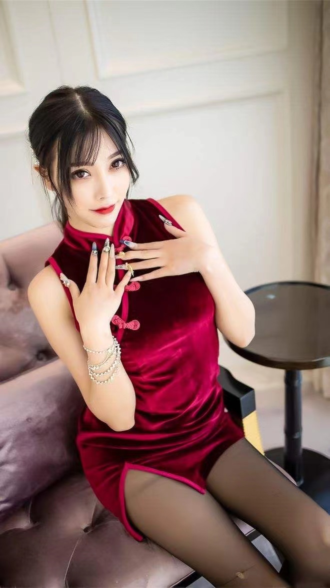 爱，，，，鸡尾酒与生化危；；；；