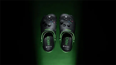行走的手柄！微软推出限量版Xbox洞洞鞋：要价约570元