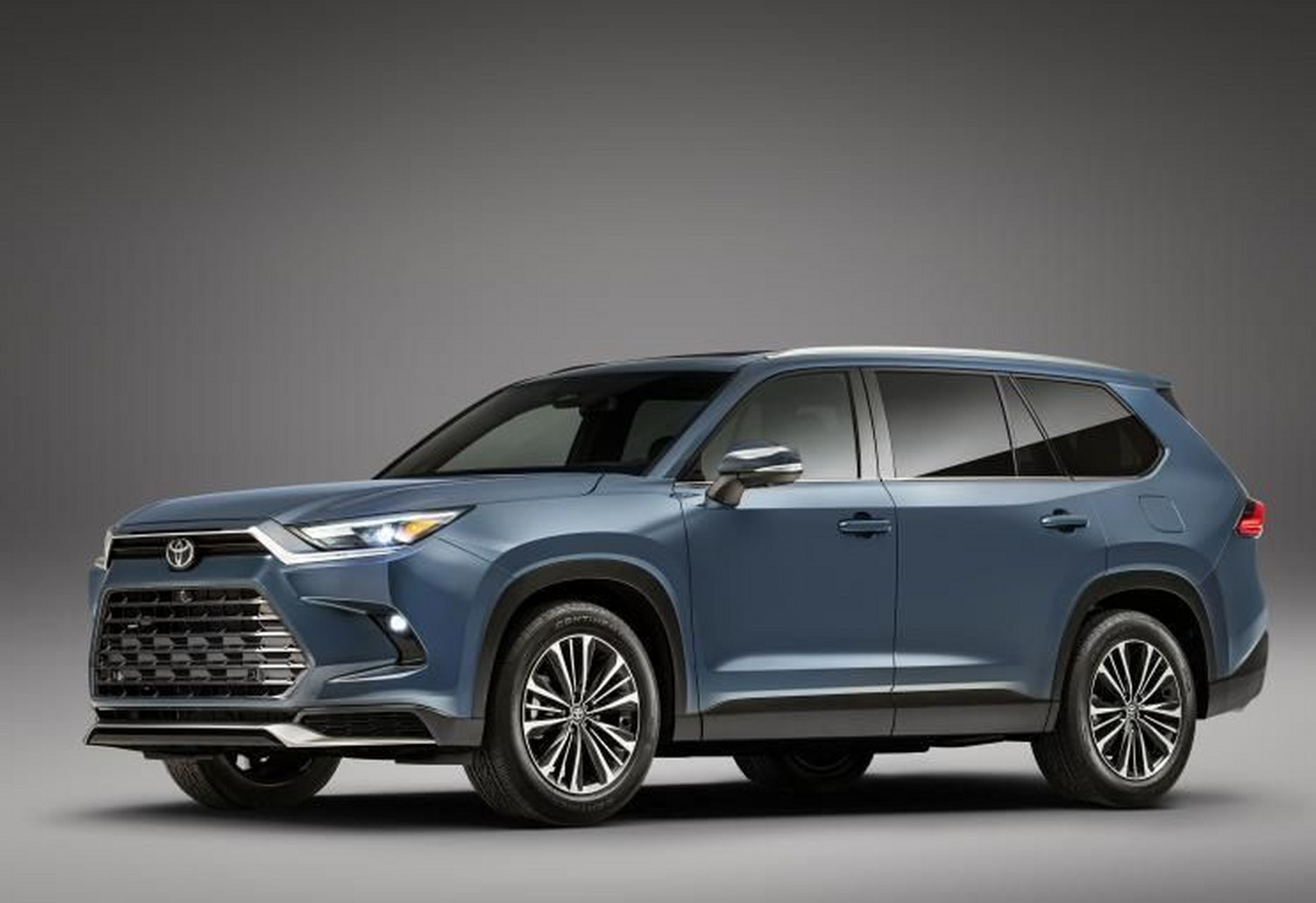 新车资讯#丰田"大号汉兰达"将国产,定位中大型suv 丰田新作grand