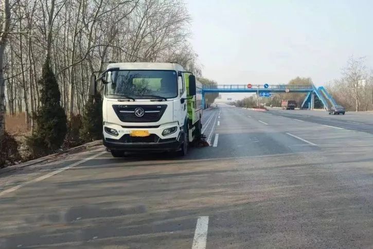 邯郸交通：春季绿化养护忙，提升环境保畅通