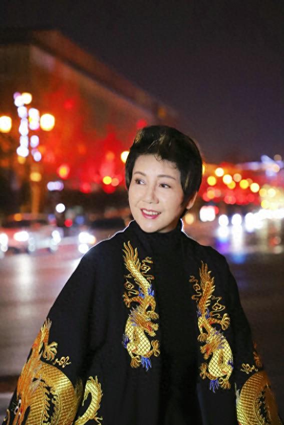 演员王思语签约嘉慕传媒 老戏骨演艺事业再攀新峰