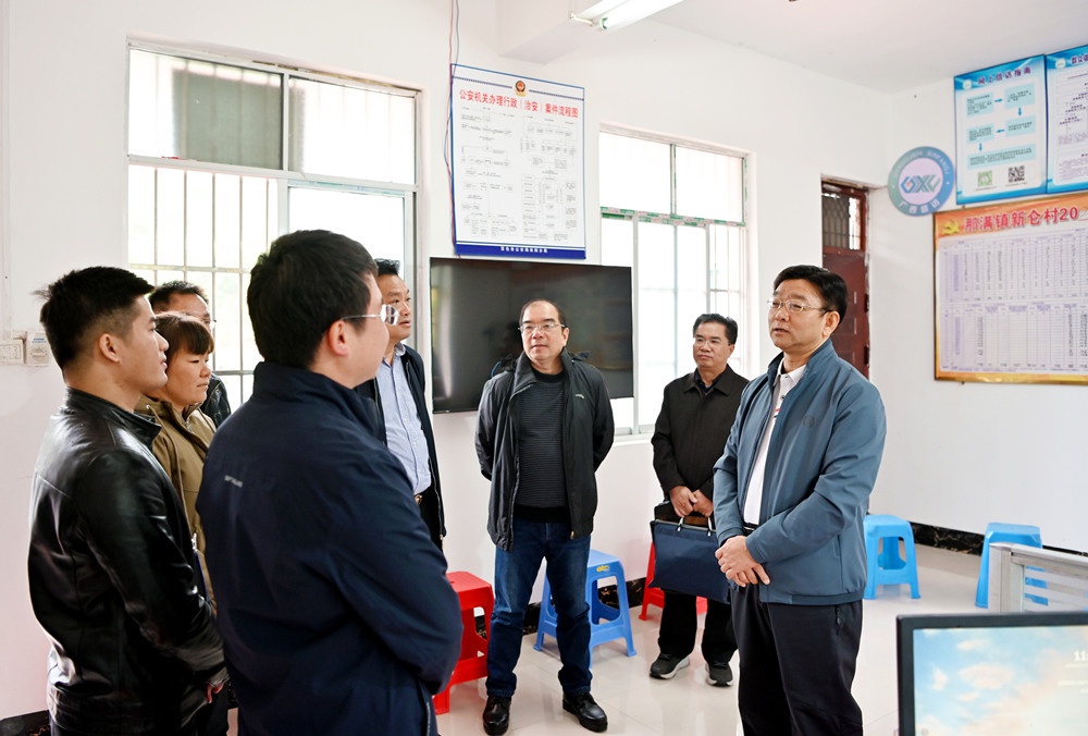 韦正业赴田阳区开展市领导乡村振兴联系点调研