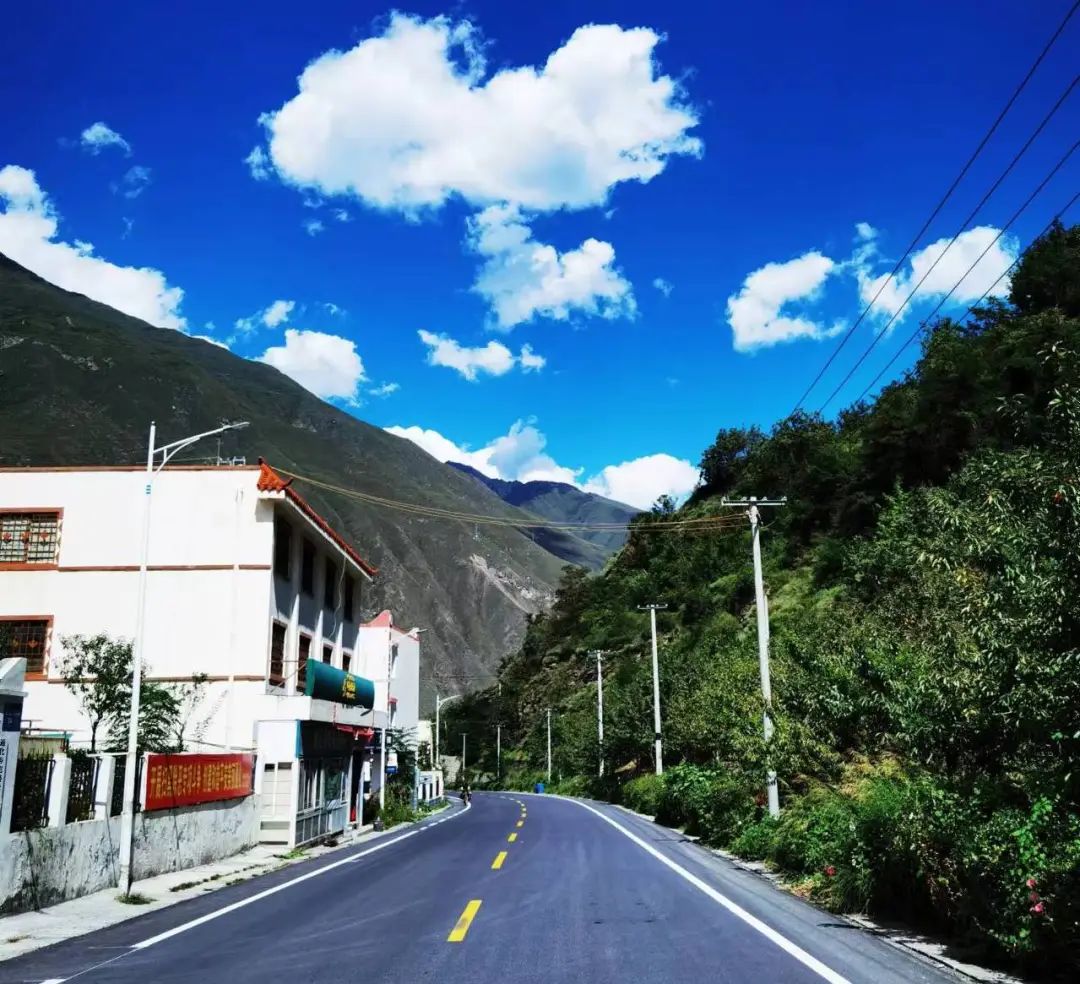 理县通化乡:"路长制 "勾勒民生幸福新图景