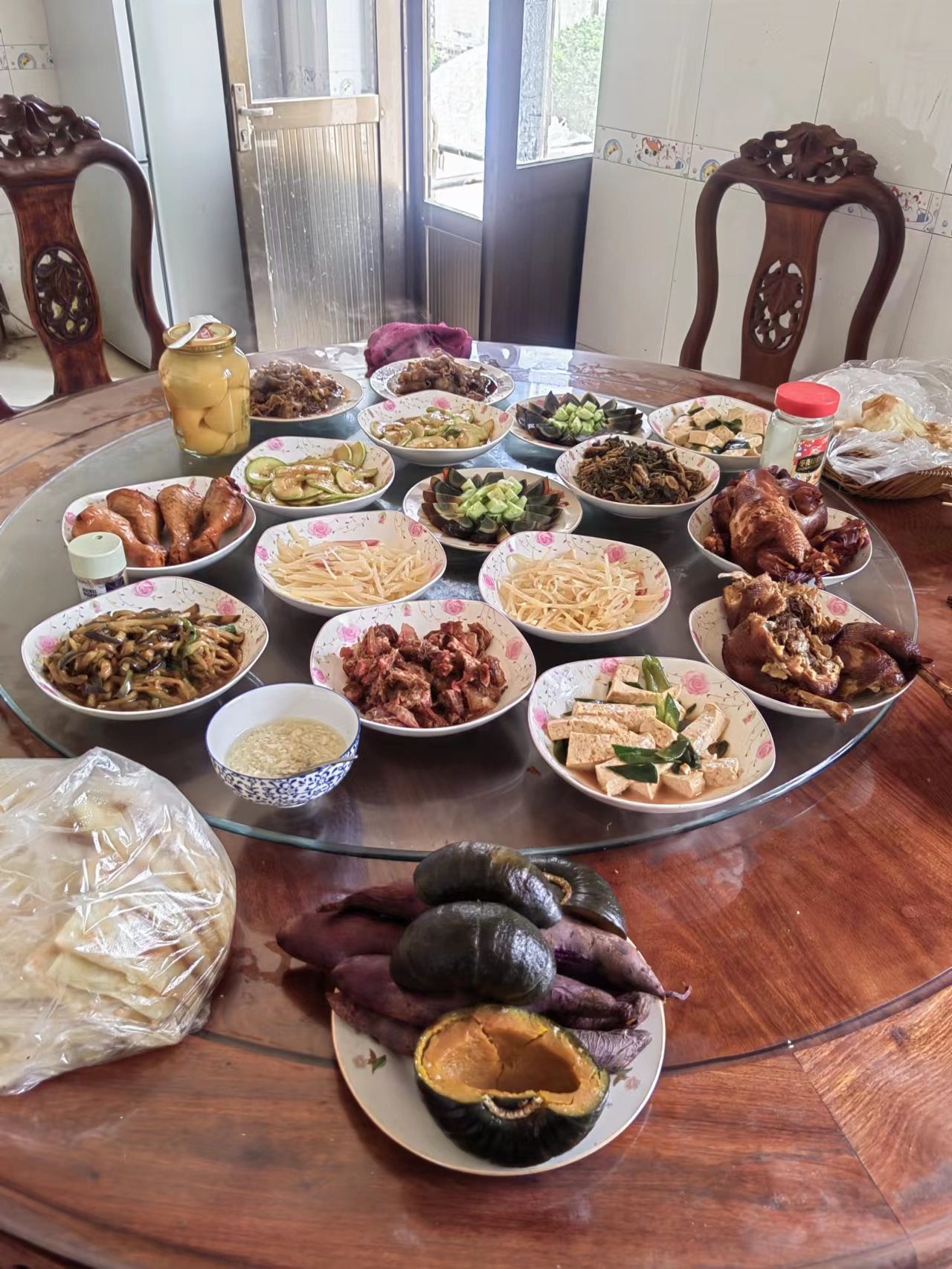 夏季农村奶奶家农家饭
