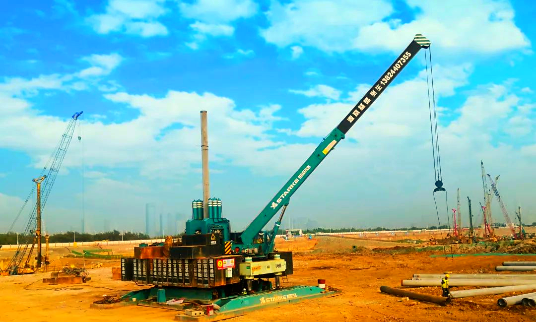 图为液压静压机施工现场准恒功率技术针对液压静力压桩机在压桩过程中