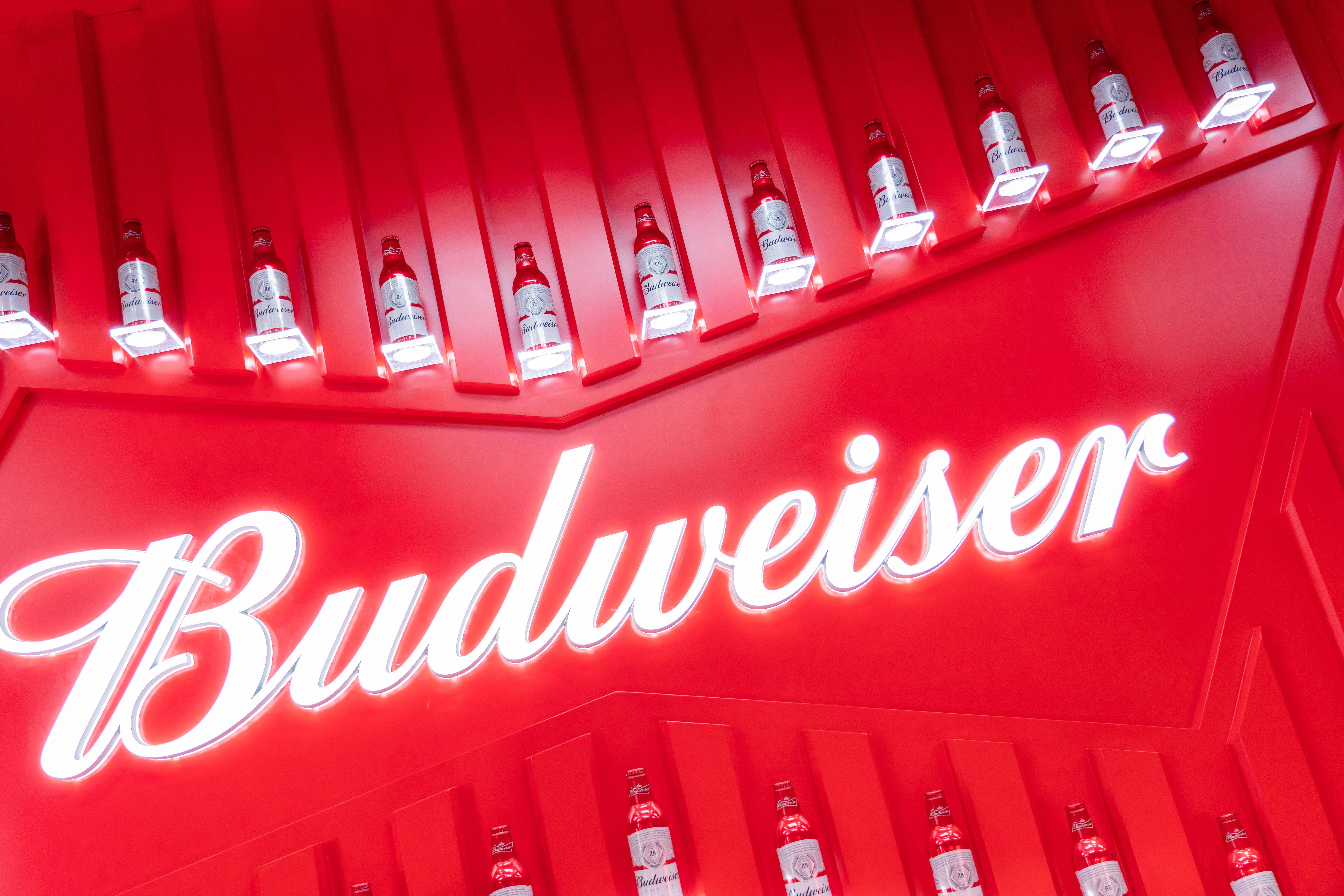 百威亚太上半年营收同比增14%,中国市场表现超越疫情前水平