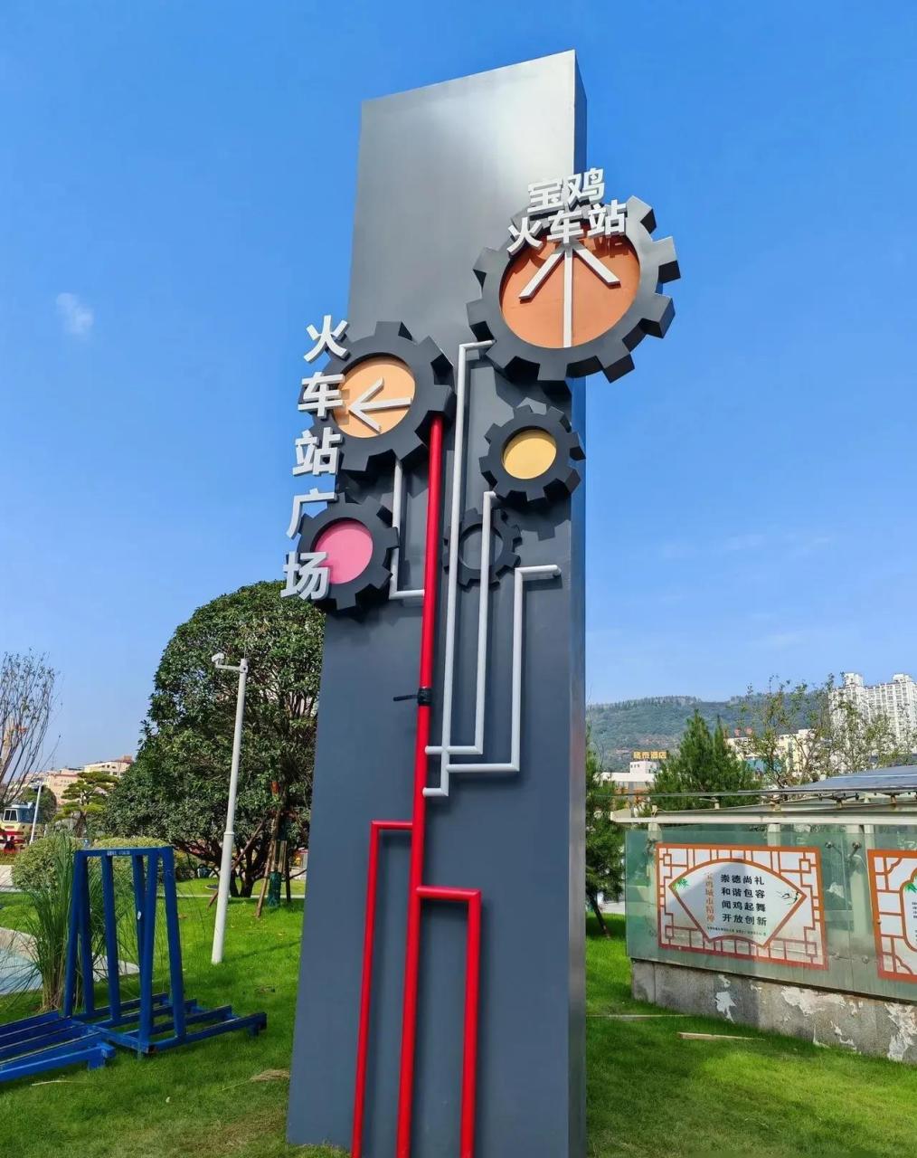 宝鸡火车站广场改造效果中的不足之处,最近广受瞩目的宝鸡火车站广场