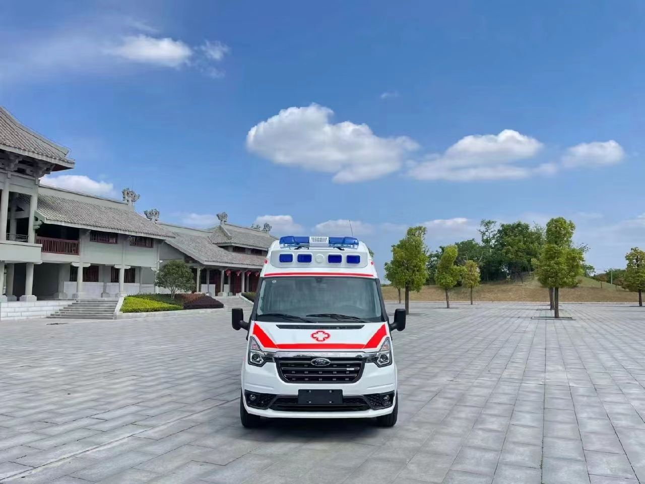 拉萨120救护车跨省长途运送病人 - 救护车租用服务