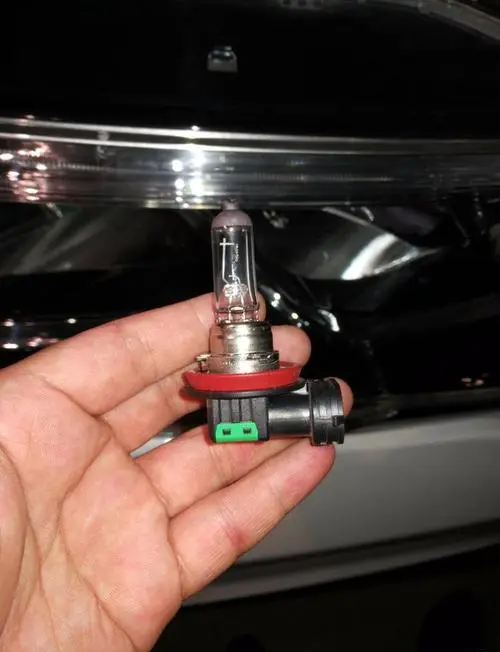 17款本田crv车灯远近光雾灯灯泡是什么型号?