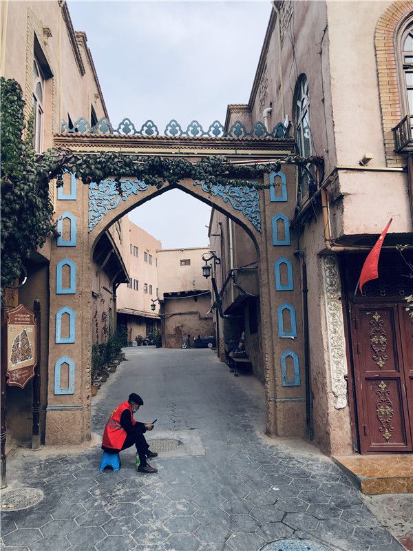 kashgar is responding cautiously to the outbreak